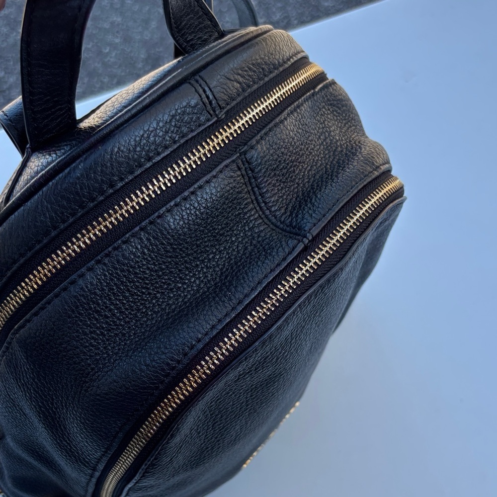 MICHAEL Michael Kors
BLACK LEATHER MEDIUM RHEA BACKPACK - Picture 8 of 12